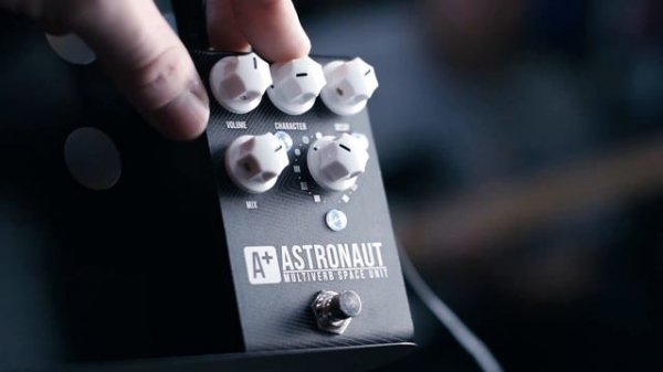 Shift Line A+ Astronaut 3 Multi-reverb pedal demo part 1