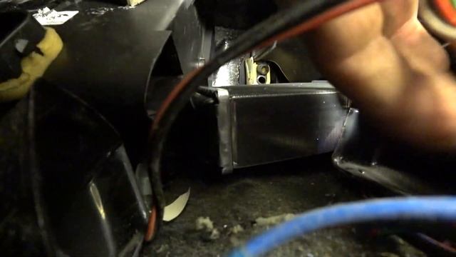 Шевроле НИВА с кондиционером. Для тех кто собрался снять радиатор отопителя салона. Установка смотреть онлайн