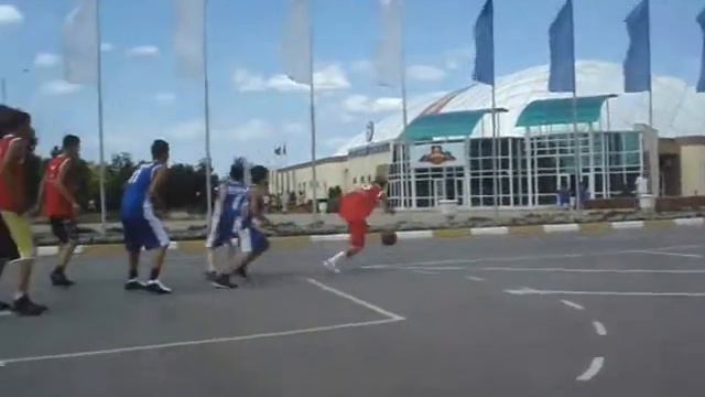 Streetball labinsk 2010.wmv смотреть онлайн