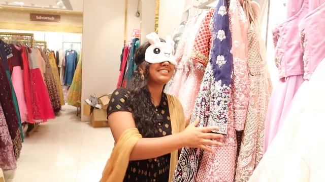 ??Buying Everything MY SISTER Touches? - BLINDFOLDED? || ?Vera Level SHOPPING Challenge | Ammu Time смотреть онлайн