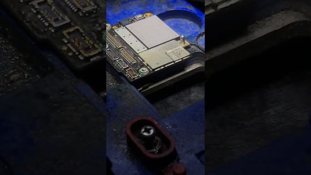 iPhone X problem nand and so repair error 4013 ایفون ده با مشکل ریست که از هارد دستگاه بود смотреть онлайн