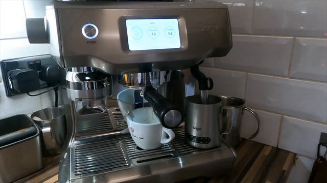 Making a Latte with the Oracle Touch смотреть онлайн