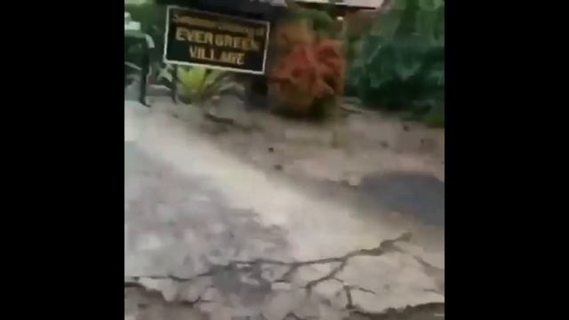 Landslides, FLOODS West Java, Indonesia Under 3 FEET of Water смотреть онлайн