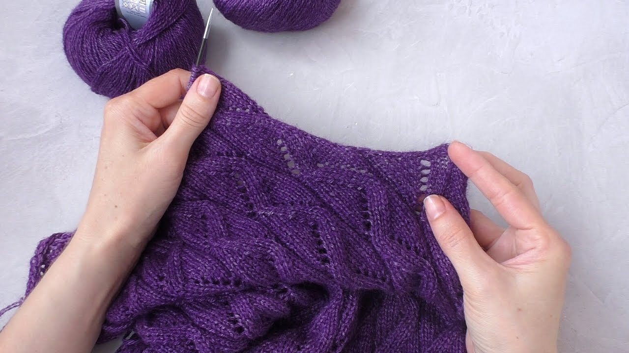 Аккуратный ровный край без ступенек при закрытии петель проймы,плечевых скосов,горловины... смотреть онлайн