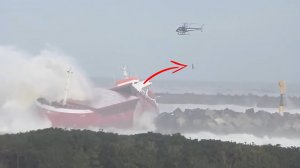 ЗА СЕКУНДУ ДО... Корабль развалился пополам | ОГРОМНЫЕ ВОЛНЫ | ships in storm | Огромное судно