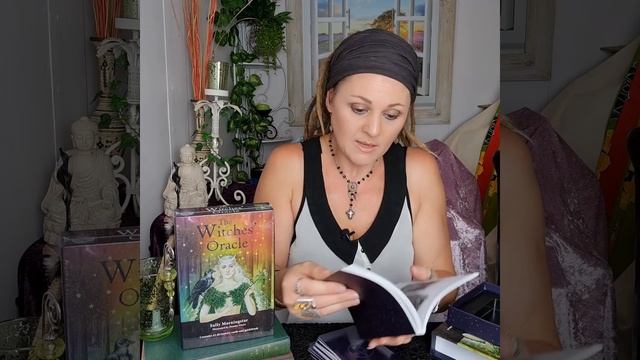 WHAT'S IN 'WITCHES ORACLE' BY SALLY MORNINGSTAR | Purely Therapeutic смотреть онлайн