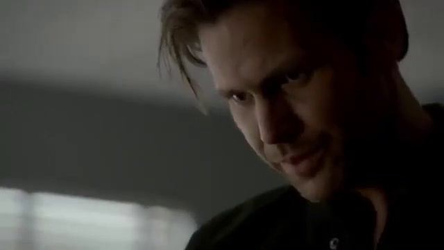 TVD Klaus saves Caroline смотреть онлайн