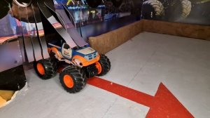 Машинки Монстртрак _ Monstertrack _ Monster Jam.mp4