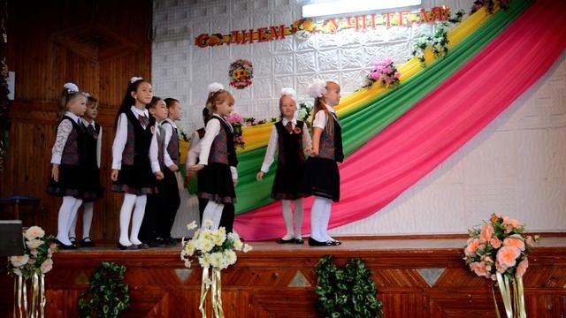 Танец "Пролетают мимо лучшие года" ко дню учителя смотреть онлайн