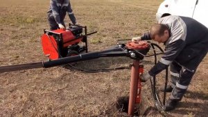 Полный цикл закручивания винтовой сваи сваекрутом "Геркулес"