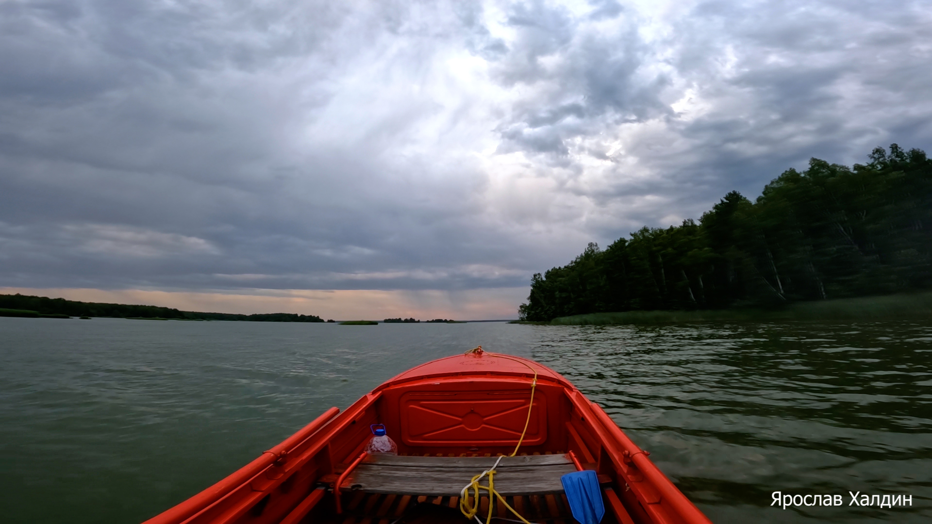 В шторм на лодке Казанка Mercury 15 2х тактный смотреть онлайн