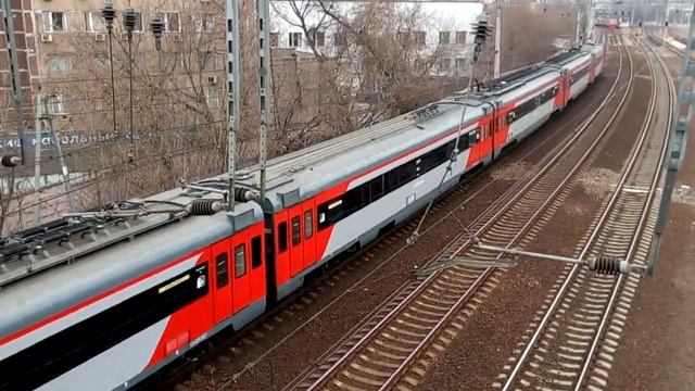 Электропоезд ЭД4МКМ экспресс (заснято в тот же день когда и опубликовано) смотреть онлайн