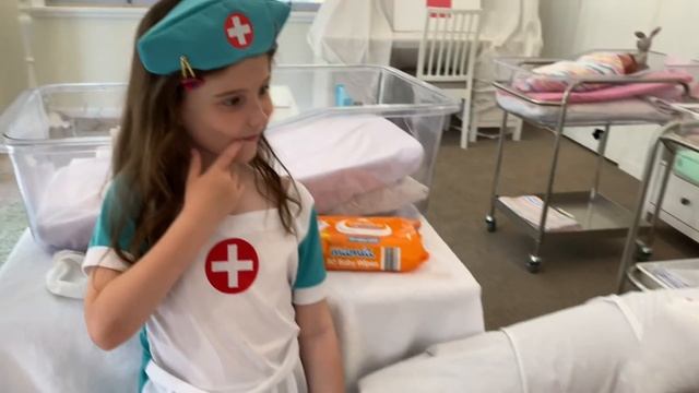 Reborn Hospital Roleplay Crazy Old Doctor Delivers Newborn Baby смотреть онлайн