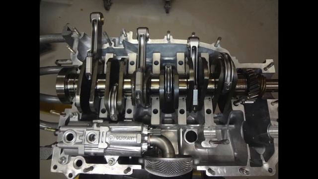 Porsche 911 Engine rebuild.. from 3.0 SC to 3.5 EFI смотреть онлайн