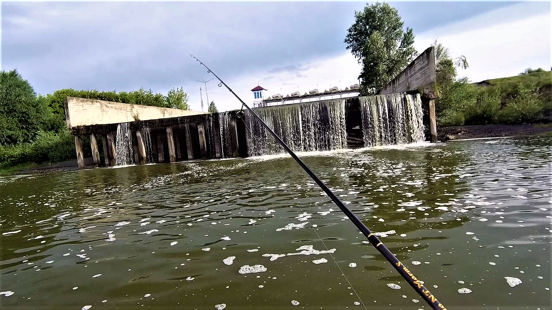 ЕЛЕЦ НА ЛЕТНЮЮ МОРМЫШКУ рыбалка на мормышинг, наноджиг на микроречке, ловля спиннингом на мормоджиг смотреть онлайн