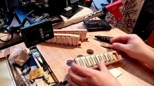 Настройка голосов баяна, аккордеона, гармони при помощи гравера