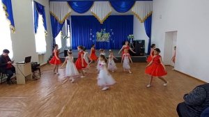 Весенний вальс - младшая и старшая группы ко Дню танца