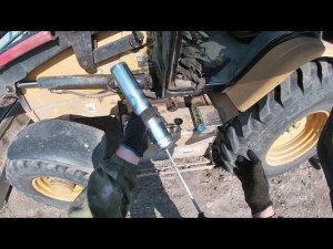 Как быстро поменять тубу в шприце. Экскаватор-погрузчик .