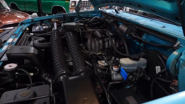 1994 Ford Bronco XLT For Sale - Walk Around Video (207K Miles) смотреть онлайн