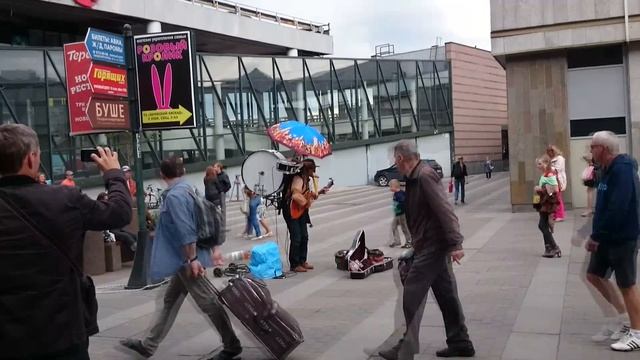 Одновременная игра на нескольких инструментах! смотреть онлайн