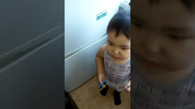 Как щипает Хамит смотреть онлайн