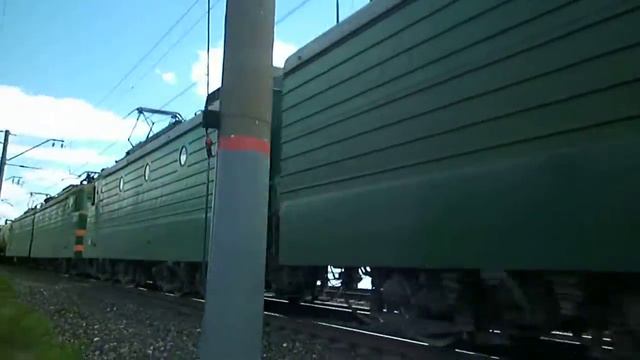 Электровозы ВЛ10У-541 и ВЛ10У-770 с грузовым поездом смотреть онлайн