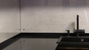 Фартук из закаленного стекла для кухни