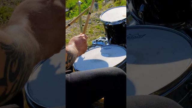 VICTOR GRANETSKY - HORA DE LA NORD (Official Video) смотреть онлайн