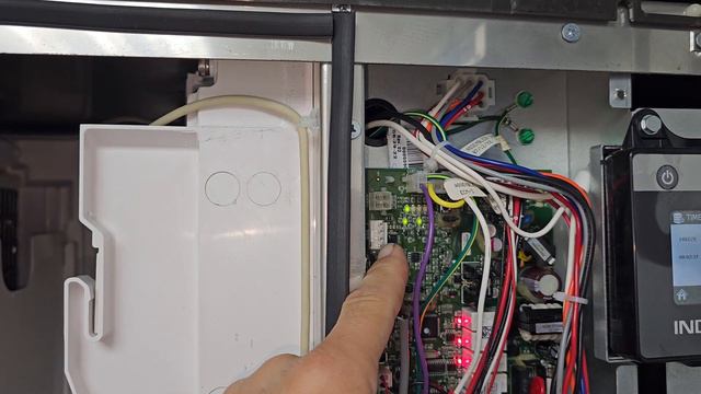 INTERMITTENT MANITOWOC ICE MACHINE PROBLEM смотреть онлайн