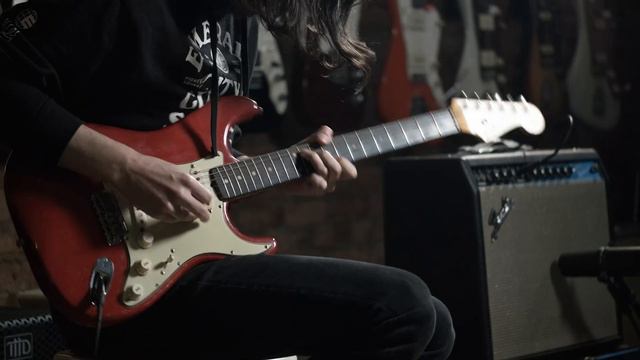 1963 Fender Strat and 1965 Deluxe Reverb modified by Ken Fischer of TRAINWRECK Amplifiers! смотреть онлайн