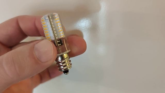 Лампа светодиодная 5вт Е12 220v Sharp тепло белая смотреть онлайн