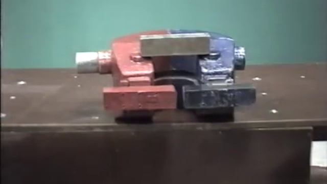 Движение алюминиевой полосы в магнитном поле токи Фуко от http://www.24magnet.ru смотреть онлайн