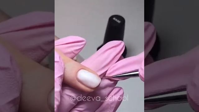 609 МОЛОЧНО-БЕЛАЯ КАМУФЛИРУЮЩАЯ БАЗА MILKY STRONG 16 МЛ смотреть онлайн