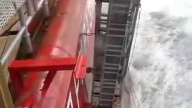 "Приразломная", шторм, сорванный трап. смотреть онлайн