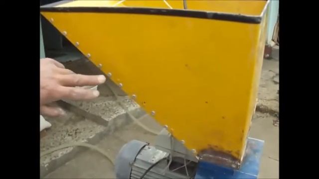 Измельчитель зерна Кубанец 500М смотреть онлайн