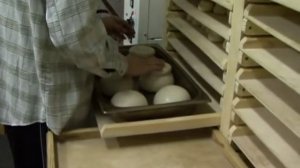 Видео  Изготовление просфор в Оптиной Пустыни5