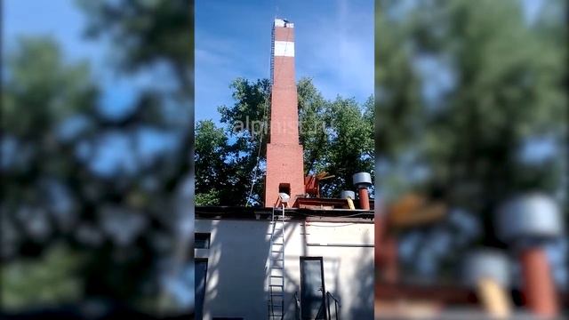 Разборка кирпичной дымовой трубы - Manual demolition of the brick chimney смотреть онлайн