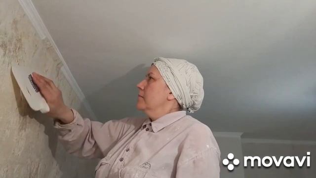 Как приклеить обои под потолок смотреть онлайн