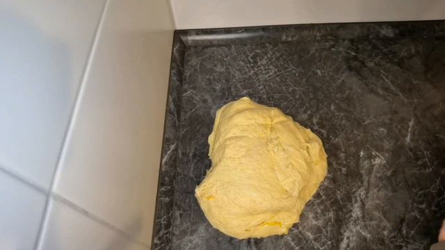 Schwedische Lussekatter selber backen - Original Rezept für fluffige Lussebullar смотреть онлайн