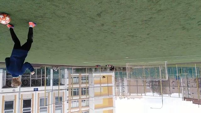 Челлендж на 1000 рублей| Попасть верхом в ворота без касания земли| Андрей, Леха и Саня! смотреть онлайн