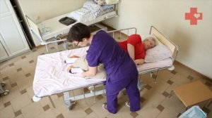 Как посадить лежачего больного, чтобы ему было комфортно