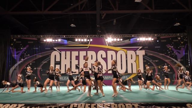 KAYLA COMPETES IN THE CHEERSPORT NATIONALS | We Are The Davises смотреть онлайн