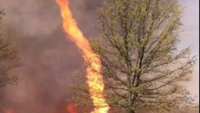 Powerful fire tornado St. Joseph, Missouri, United States Мощный огненный торнадо смотреть онлайн