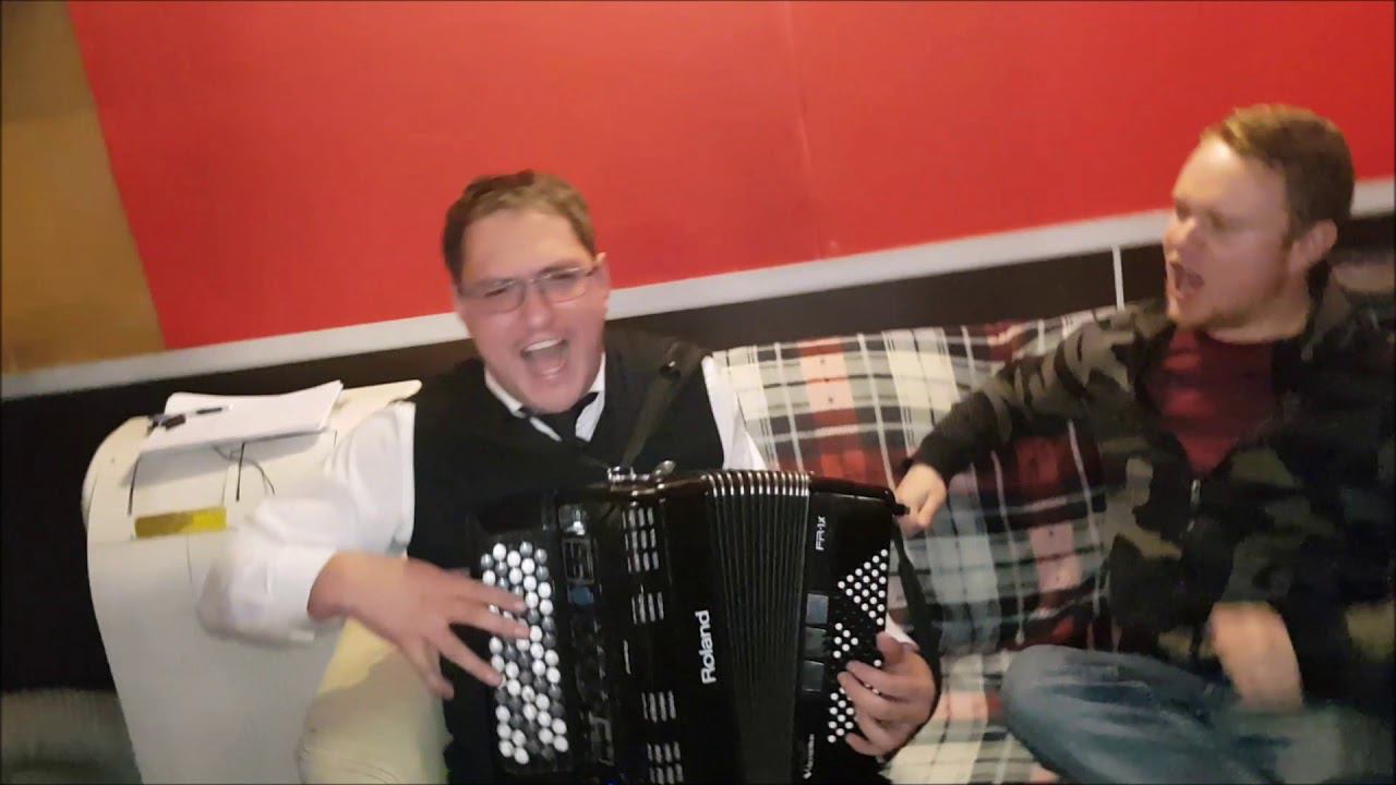 Рюмочные будни или как снять видео о музыкальной группе