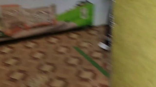 Что можно купить в обычном ларьке на 100 рублей ✌️? смотреть онлайн