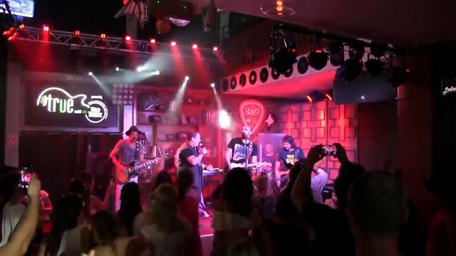 Alex Porro Band & Ovidiu Anton - Highway to Hell (AC\DC Cover - Live @True Club) смотреть онлайн