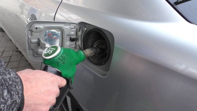 простой дедовский способ рассчитать расход на 100 км топлива [ бензина} в вашем автомобиле смотреть онлайн