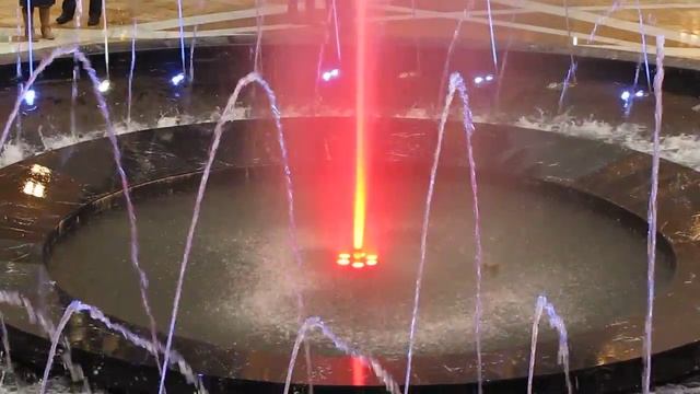 Музыкальный ФОНТАН и новогодняя ёлка в АФИмолл-Сити смотреть онлайн