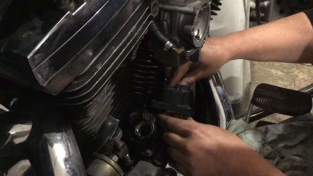 Снятие гидрокомпенсаторов с двигателя evolution Harley (Removing gidrokompesatorov) смотреть онлайн
