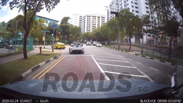 Reckless overtaking at woodlands смотреть онлайн